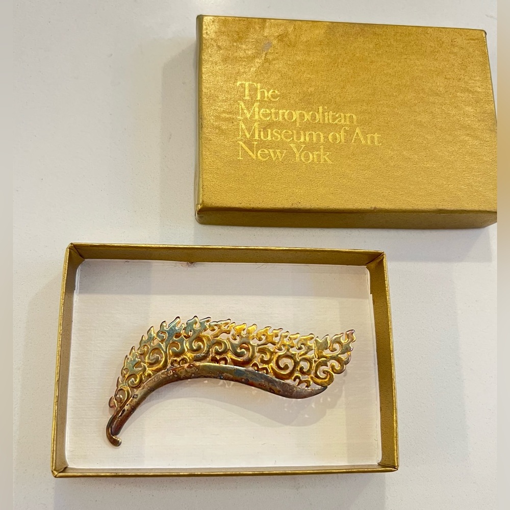 •TIBETAN FLAMING SCROLL "EYEBROW" PIN, BRAND NEW, Metropolitan Museum